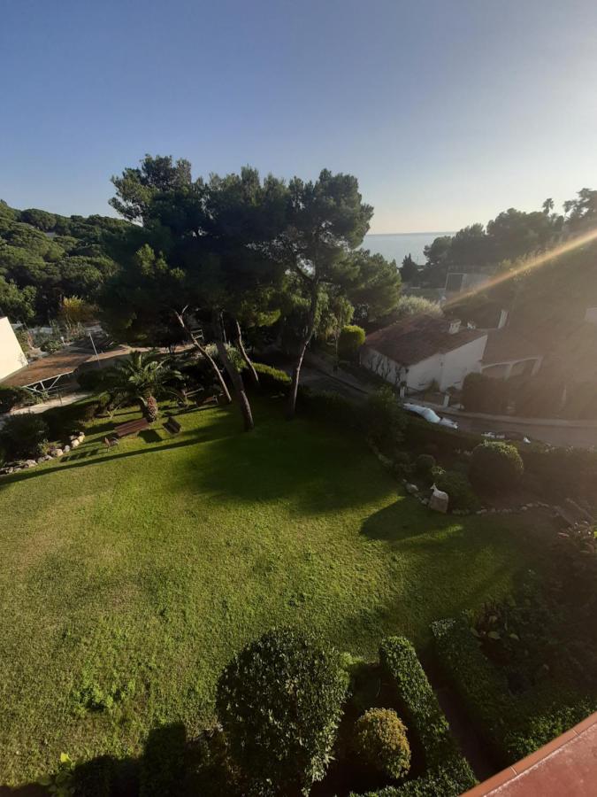 White Stones Beach In Sant Pol De Mar Exterior photo